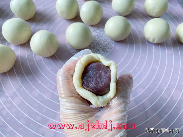 蛋黄酥的制作方法(蛋糕胚的制作方法及配料)  第18张